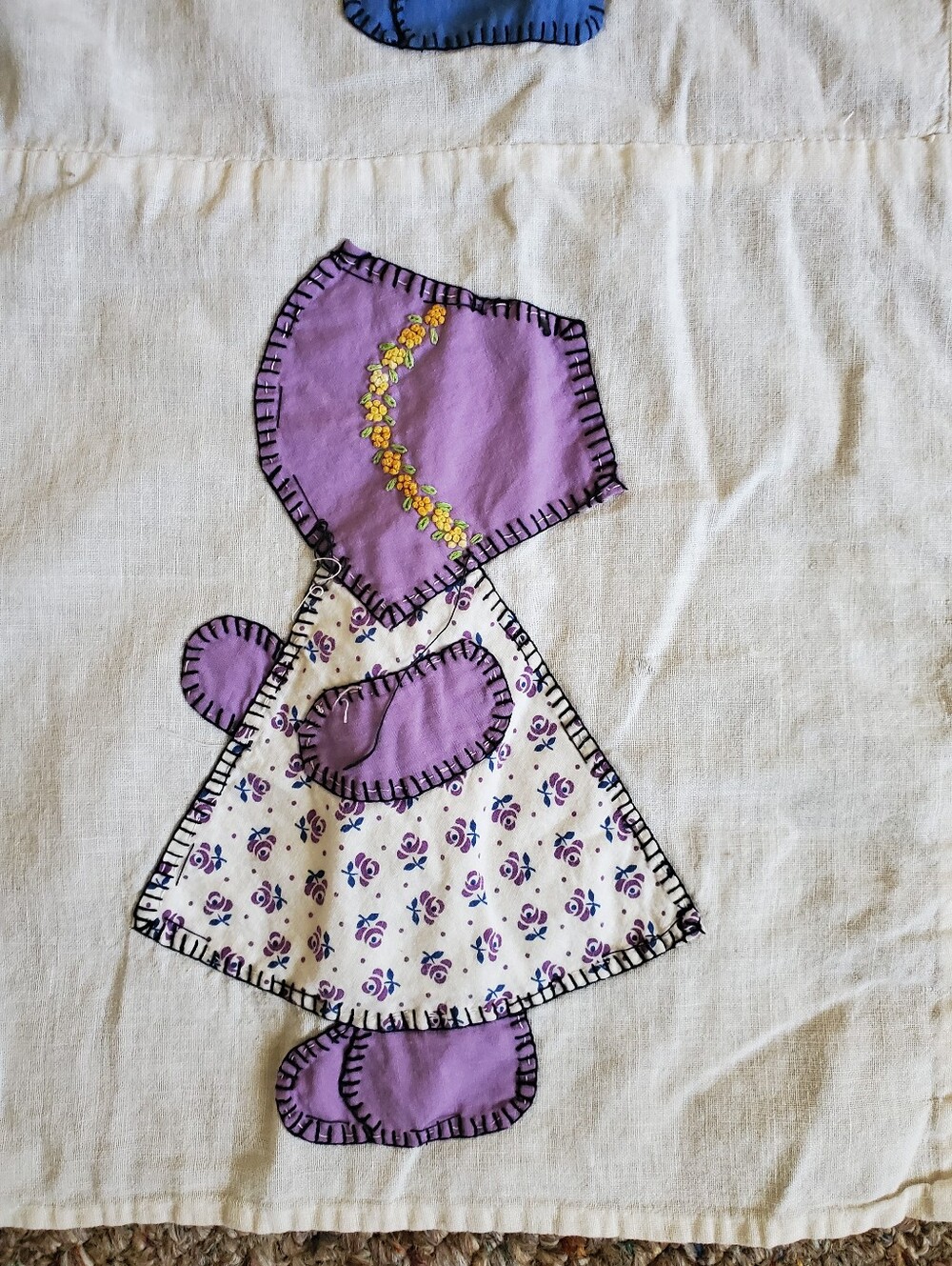 Adorable Antique Handmade Small Quilt Top Or Tablecloth - Picture 3 of 8